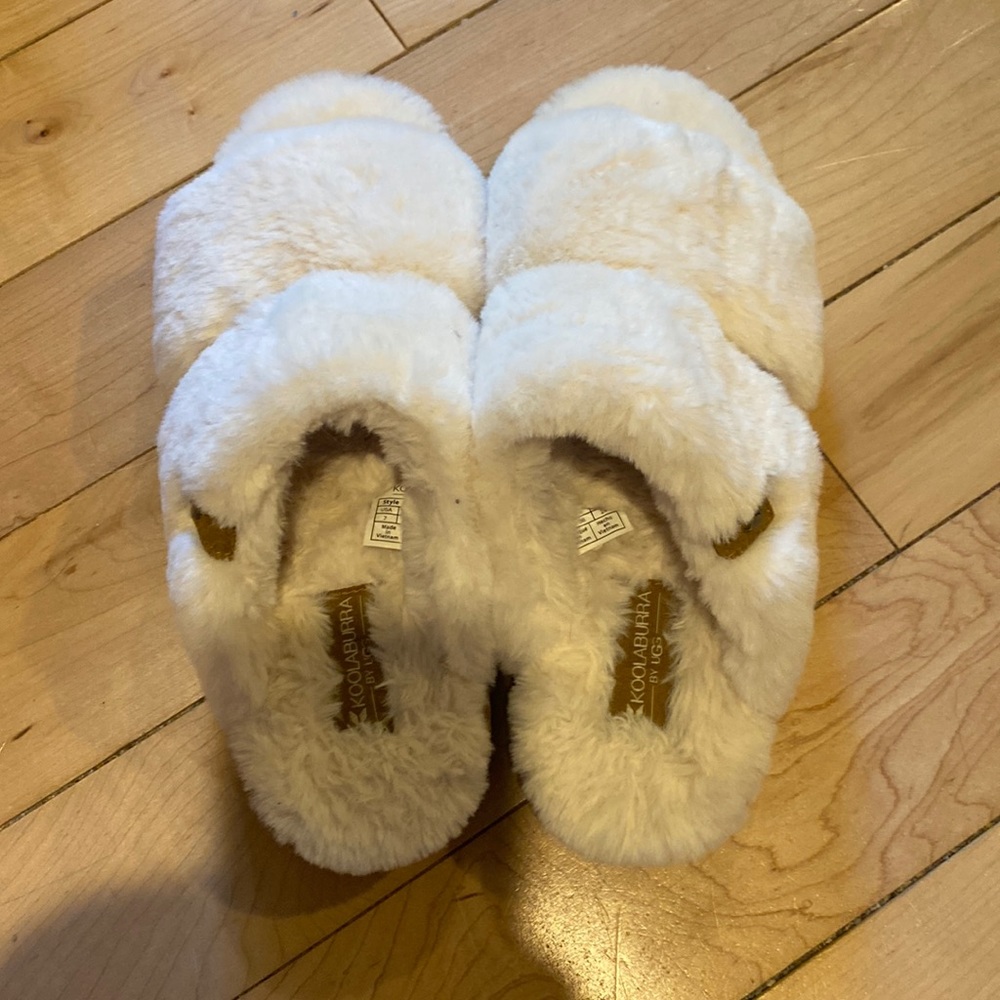 White koolaburra by ugg slippers